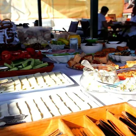 Caretta Caretta Hotel 2*