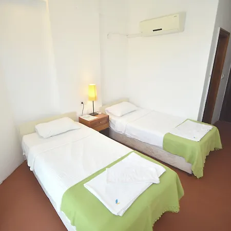 Hotel Caretta Caretta 2*